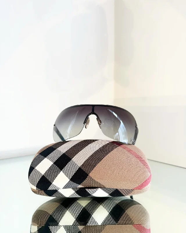 BURBERRY Sunglasses