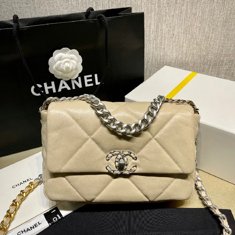 Chanel - Luxury Bag - CHL - 724