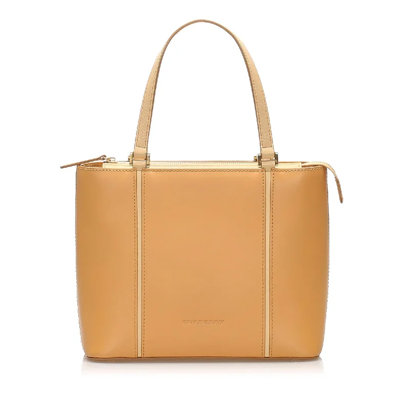 Burberry Leather Handbag (SHG-12140)